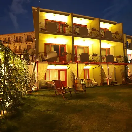 Cunda House Kuecuek 3*