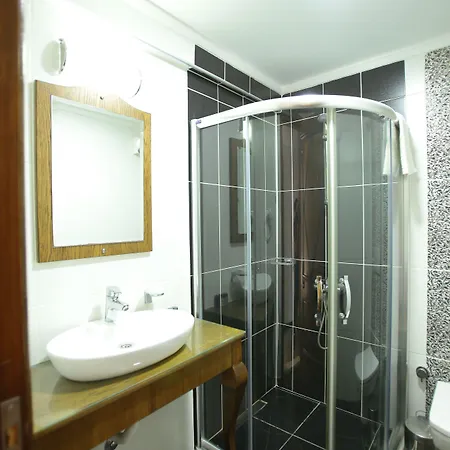 Cunda House Kuecuek Hotel 3*