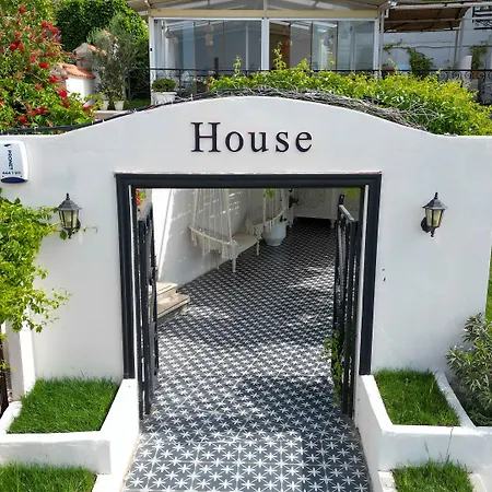 Cunda House Kuecuek 3*