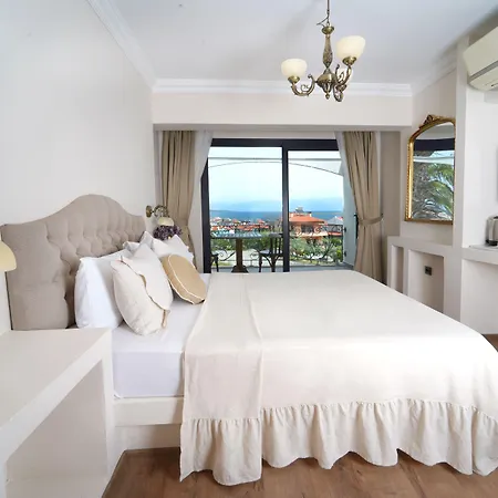 Cunda House Kuecuek Hotel