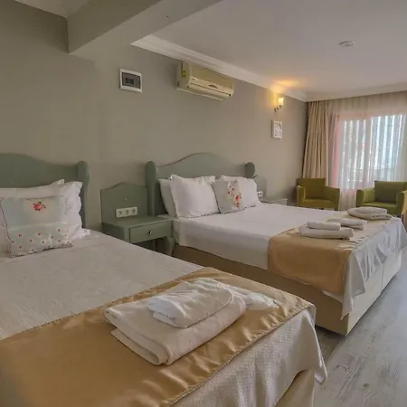 Cunda House Kuecuek Hotel