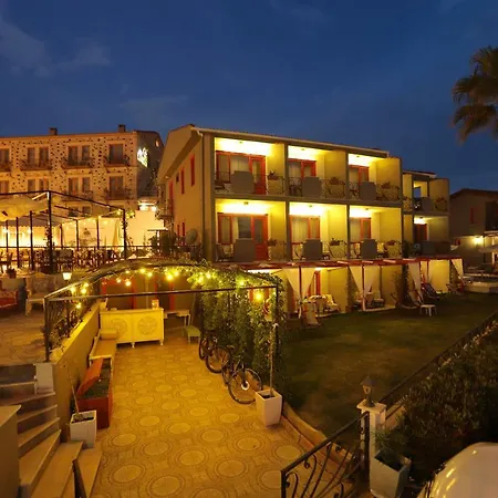 Cunda House Kuecuek Hotel 3*