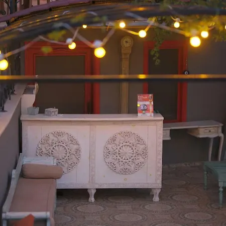 Hotel Cunda House Kuecuek 3*