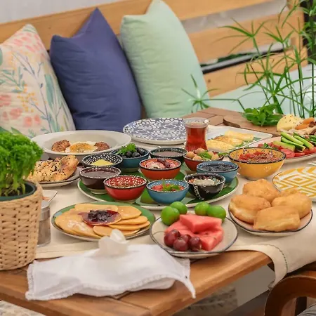 Cunda House Kuecuek Hotel Ayvalı