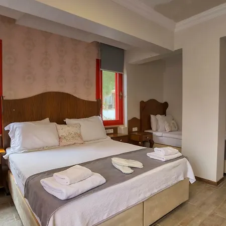 Cunda House Kuecuek Hotel 3*